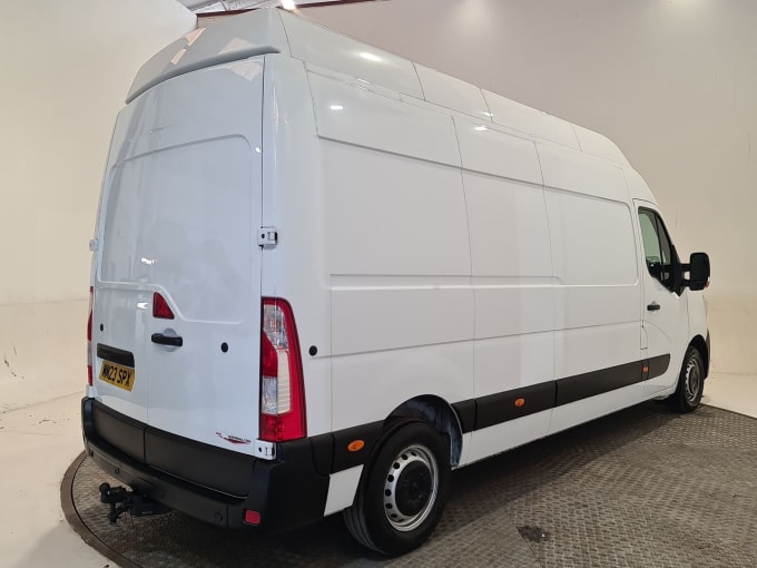 2025 Renault Master