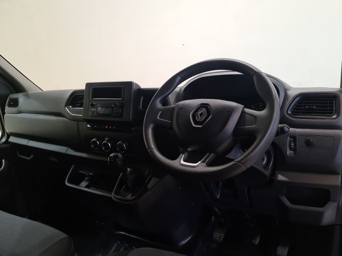 2025 Renault Master
