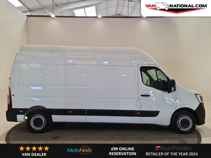 2025 Renault Master