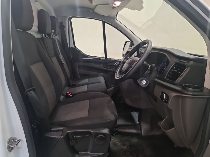 2025 Ford Transit Custom