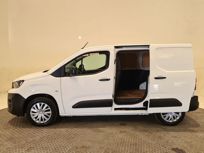 2025 Peugeot Partner