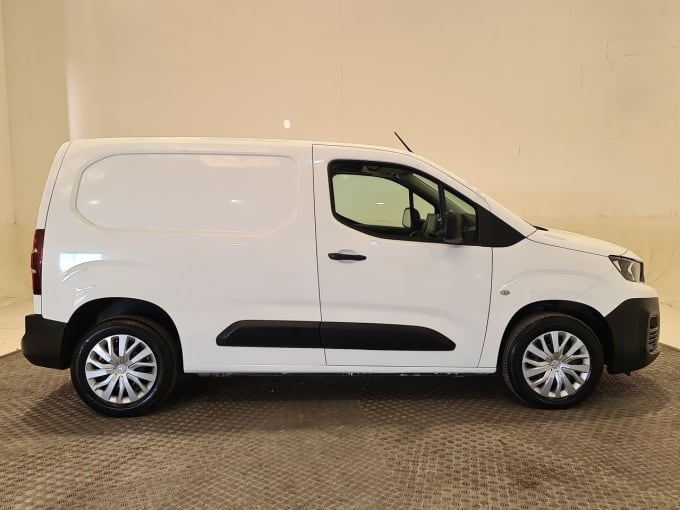 2025 Peugeot Partner