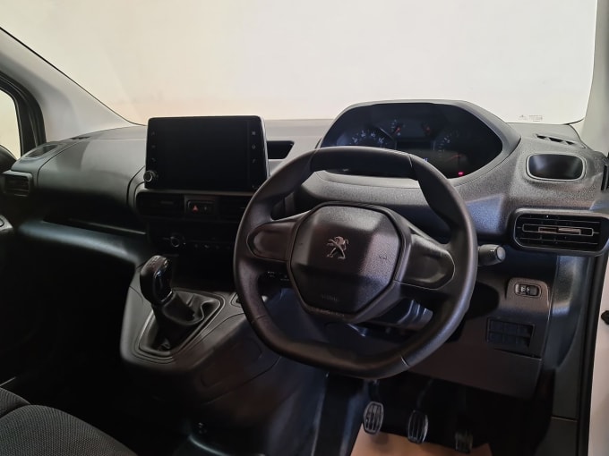2025 Peugeot Partner
