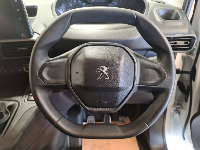 2025 Peugeot Partner