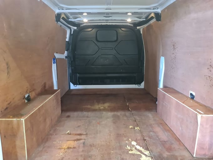 2025 Ford Transit Custom