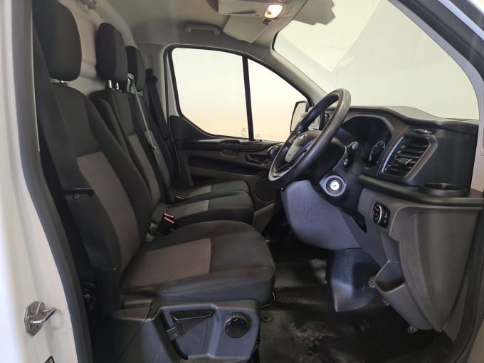 2025 Ford Transit Custom