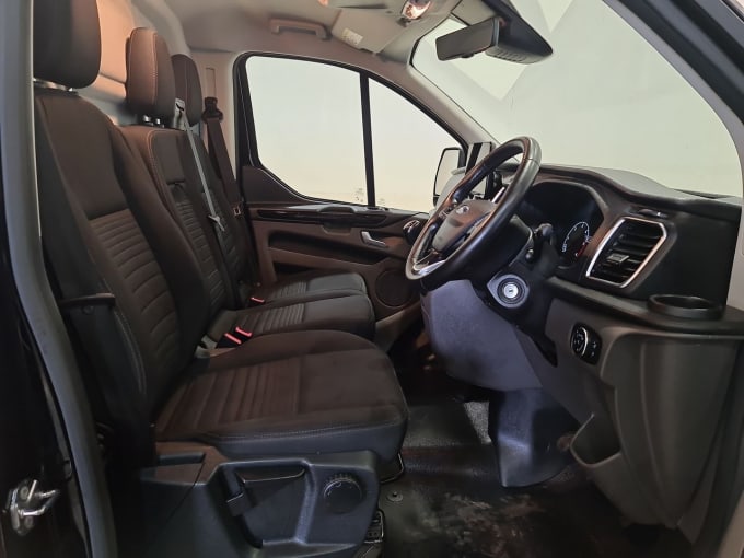 2025 Ford Transit Custom