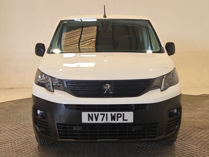 2025 Peugeot Partner