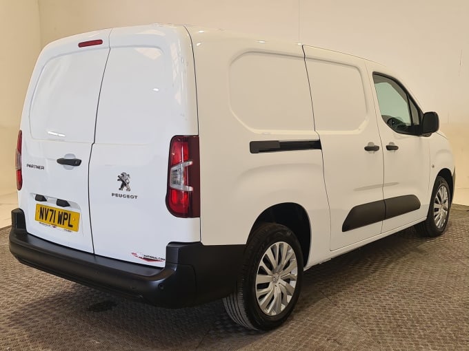 2025 Peugeot Partner