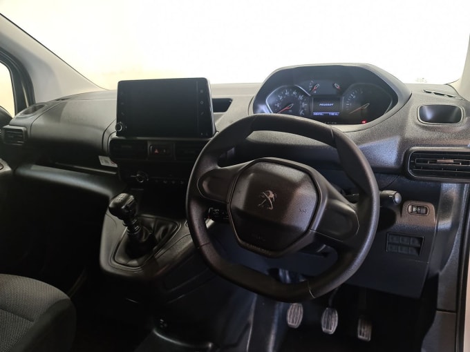2025 Peugeot Partner