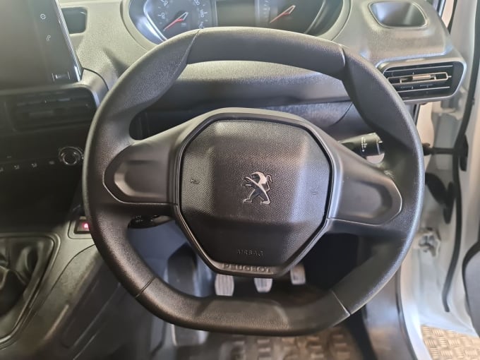 2025 Peugeot Partner