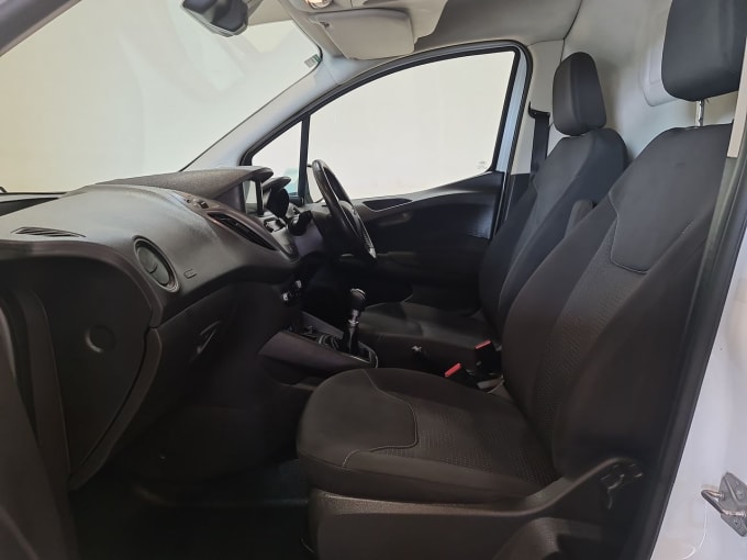 2025 Ford Transit Courier