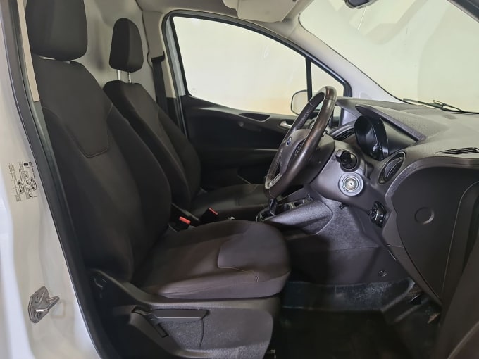 2025 Ford Transit Courier