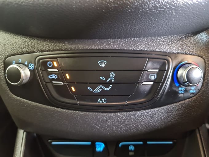 2025 Ford Transit Courier