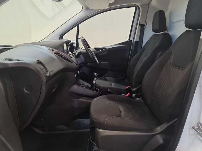 2025 Ford Transit Courier