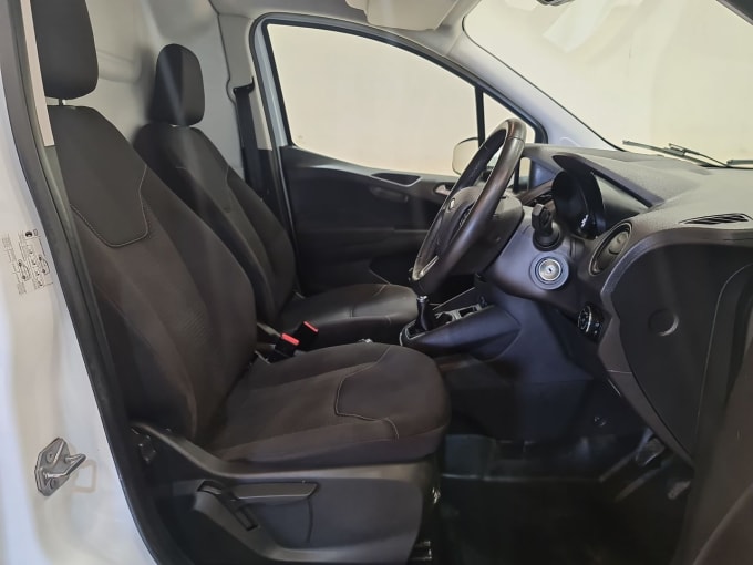 2025 Ford Transit Courier