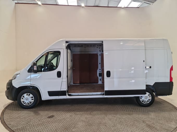2025 Vauxhall Movano