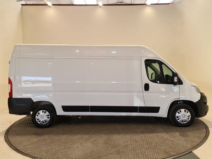 2025 Vauxhall Movano
