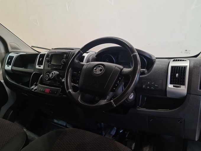 2025 Vauxhall Movano