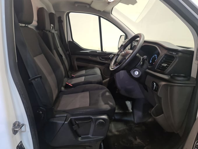 2025 Ford Transit Custom