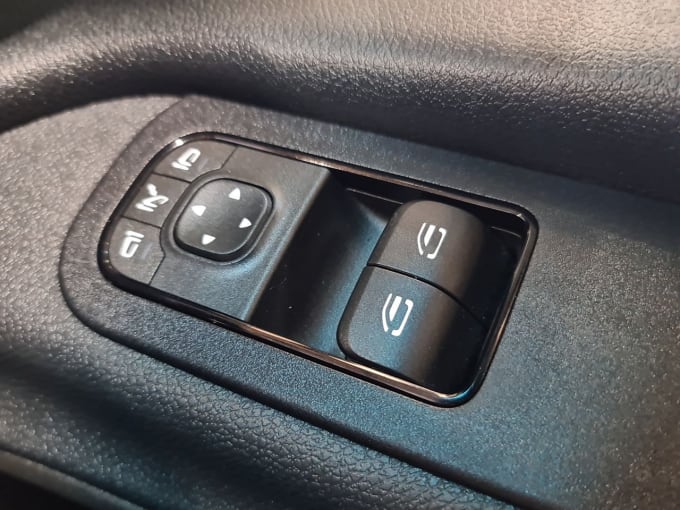 2025 Mercedes-benz Sprinter
