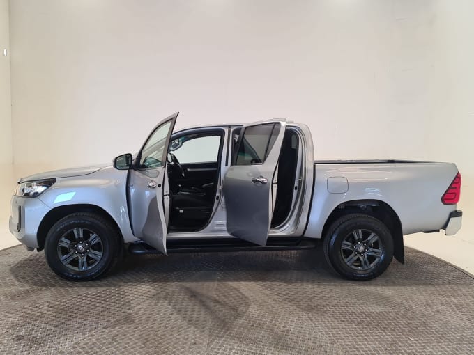 2025 Toyota Hi-lux