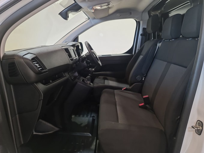 2025 Peugeot Expert