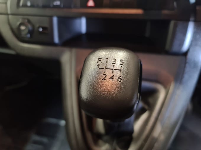 2025 Peugeot Expert