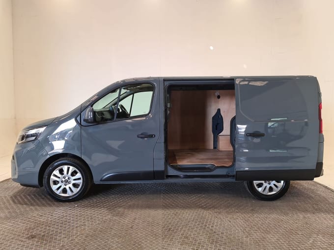 2025 Nissan Primastar
