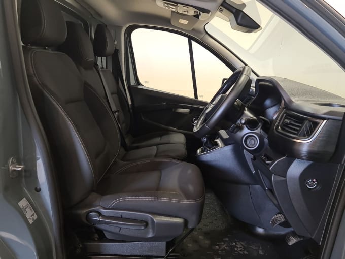 2025 Nissan Primastar
