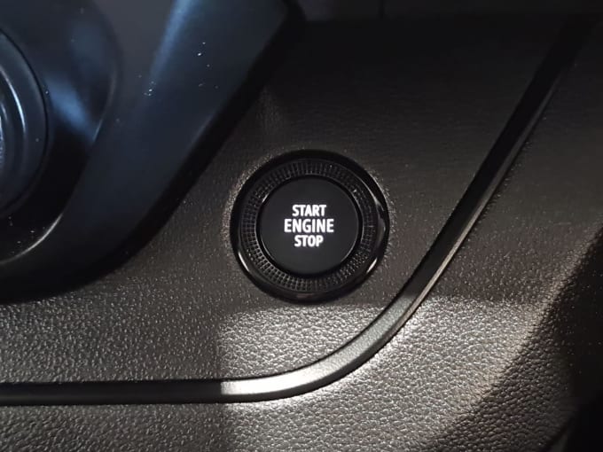 2025 Nissan Primastar
