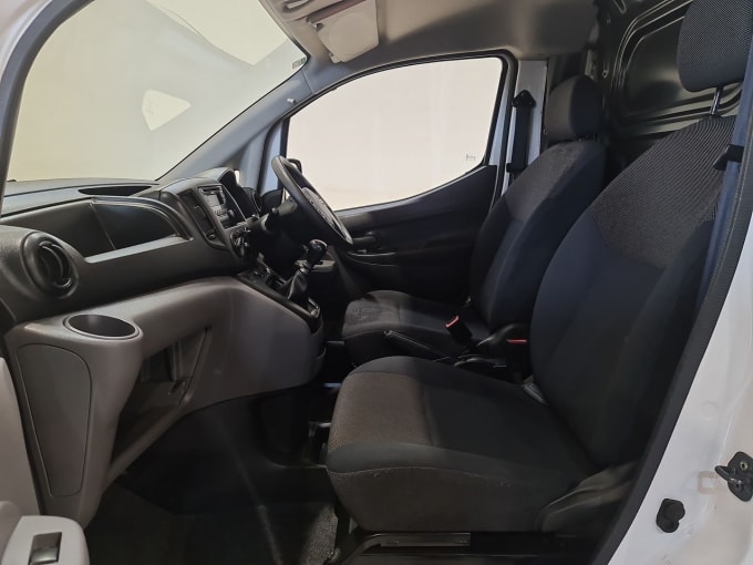 2025 Nissan Nv200
