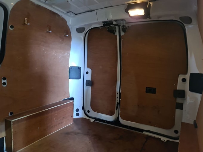 2025 Nissan Nv200