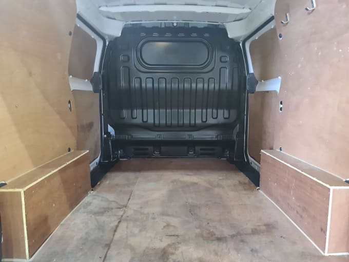 2025 Nissan Nv200