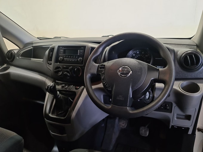 2025 Nissan Nv200