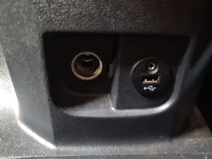 2025 Nissan Nv200