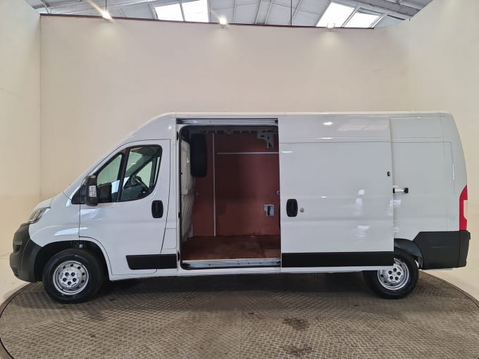2025 Vauxhall Movano