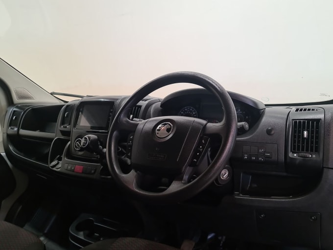 2025 Vauxhall Movano