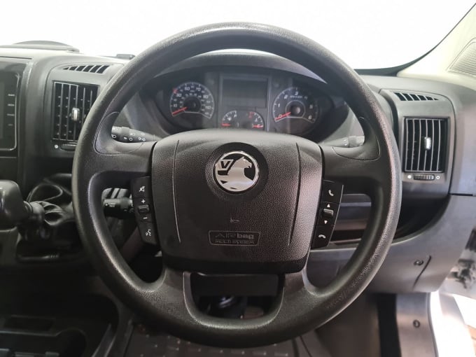2025 Vauxhall Movano