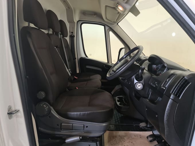 2025 Peugeot Boxer