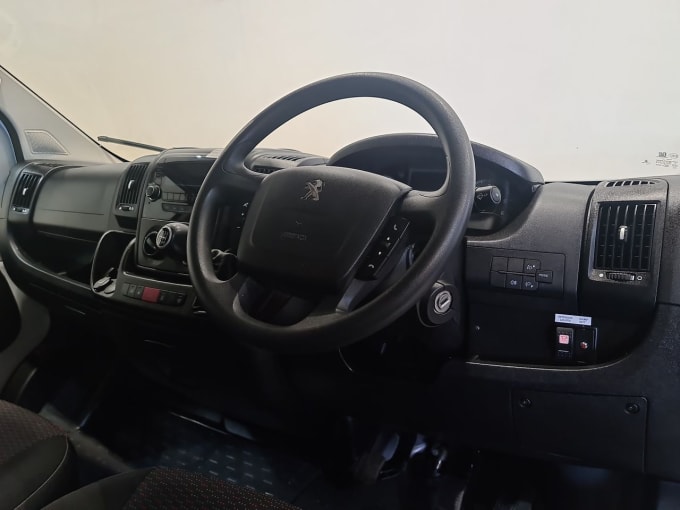 2025 Peugeot Boxer