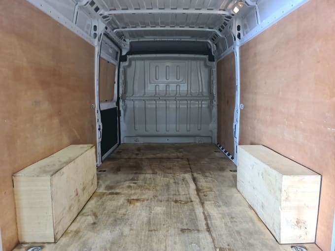 2025 Peugeot Boxer
