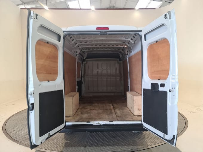 2025 Peugeot Boxer