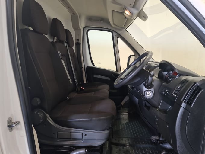 2025 Peugeot Boxer
