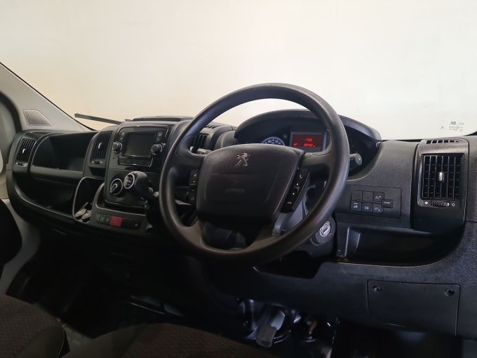 2025 Peugeot Boxer