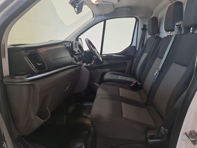 2025 Ford Transit Custom