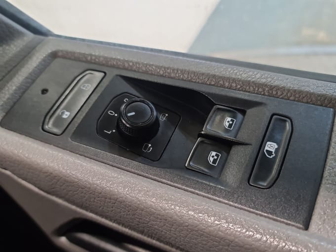 2025 Volkswagen Transporter