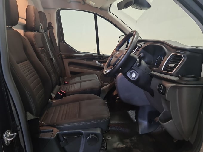 2025 Ford Transit Custom