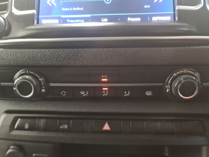 2025 Peugeot Expert