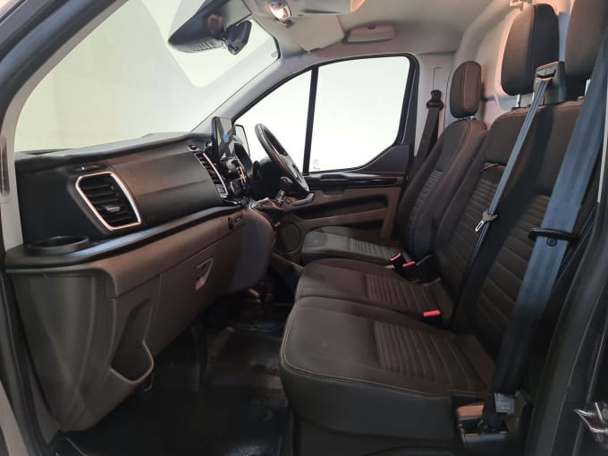 2025 Ford Transit Custom